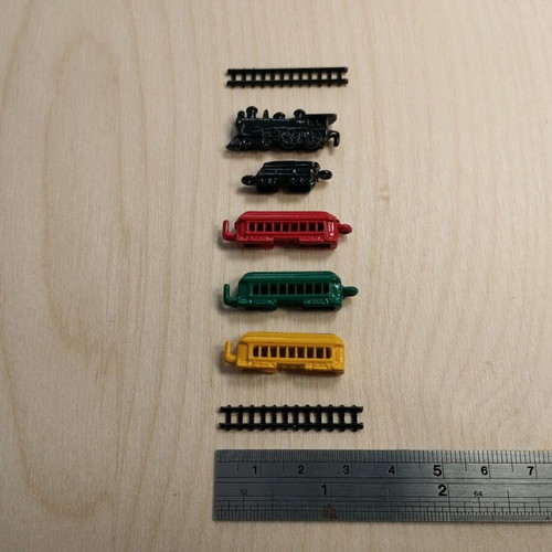 Collectible metal miniature train 7 pieces like new