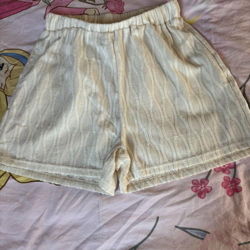White shorts size M like new