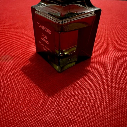 Tom Ford Oud Wood Eau de Parfum 30 ml like new