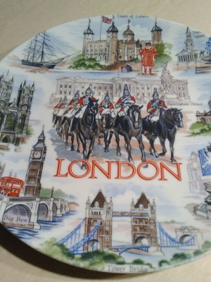 Porcelain decorative plate from England 1996, like new