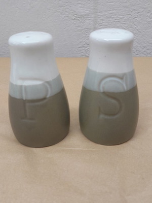Porcelain salt and pepper set 12 pieces 9cm olive-white new