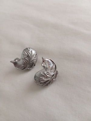 Sarah Coventry vintage clip earrings like new