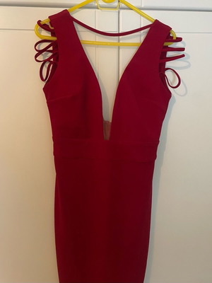 Dress with V and transparency new, size small-medium, midi length