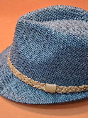 Καπέλο γυναικείο μπλε σαν καινούργιο