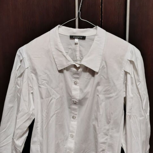 Benissimo crop shirt with balloon sleeve, pleats and pads like new