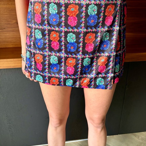 Iraida skirt shorts medium like new with side zipper