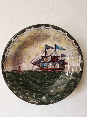 Κεραμικό πιάτο με καραβάκι από την Αγιάσο σαν καινούργιο