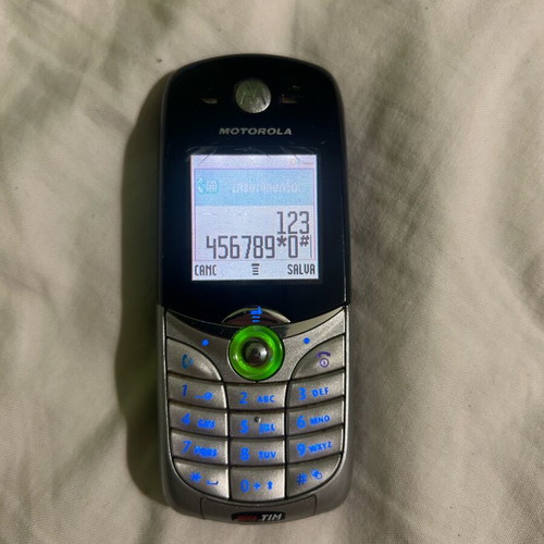 Motorola phone used, works well, no charger