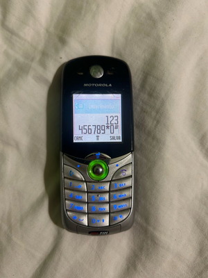 Motorola phone used, works well, no charger