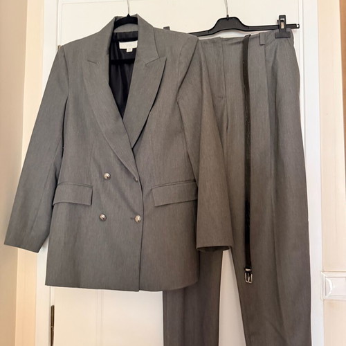 Zara suit set and belt new, gray, size large