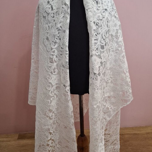 Δαντελένιο σάλι λευκό floral print σαν καινούργιο