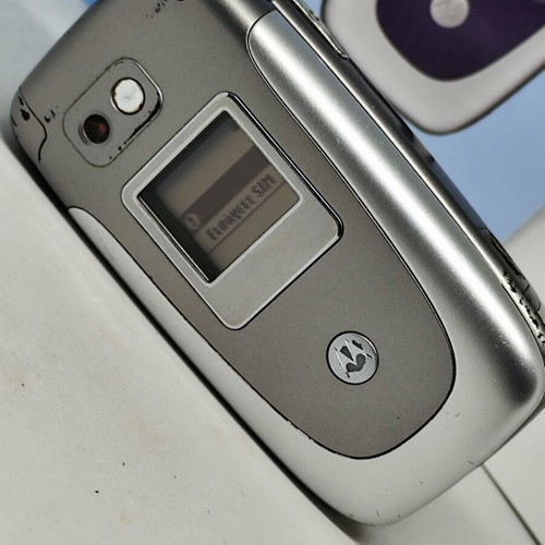 Motorola V360 Retro Flip Phone like new with Greek menu and accessories