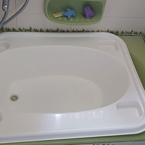 Baby Bath Tub X-treme Baby like new