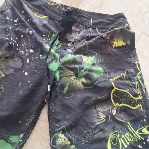 O'Neill Bermuda swim shorts like new, size L, black and green
