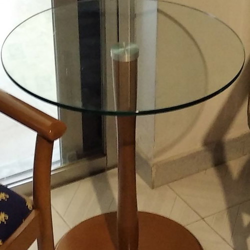 Glass coffee table used in excellent condition