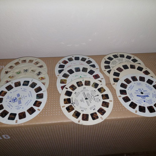 View-Master Model L vintage device used with 9 reels and built-in light