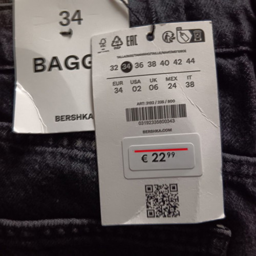 Black denim bermuda Bershka new, size XS 34