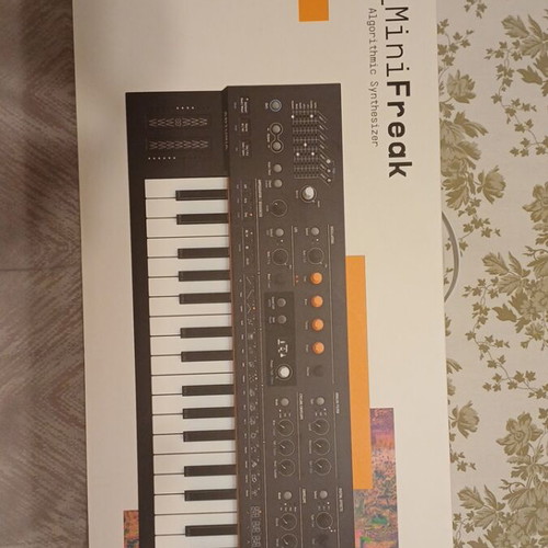 Arturia MiniFreak synthesizer new