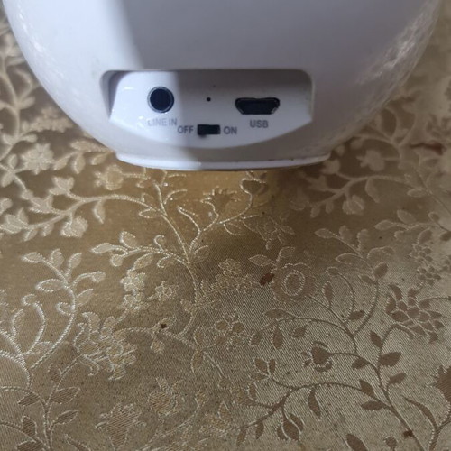 Huawei Bluetooth speaker with Micro USB charging