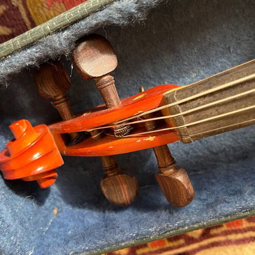Hora Student Violin used with Case and Bow
