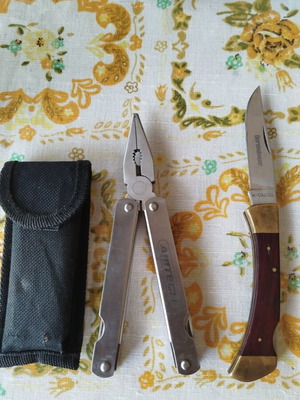 Multitool with gift pocket knife like new