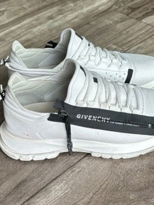 Givenchy Spectre sneakers white, like new, size 36