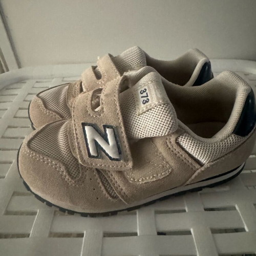 New Balance kids sneakers size 27.5 like new beige