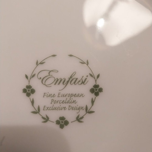 Emfasi modern porcelain dinnerware set with platinum design, 40 pieces