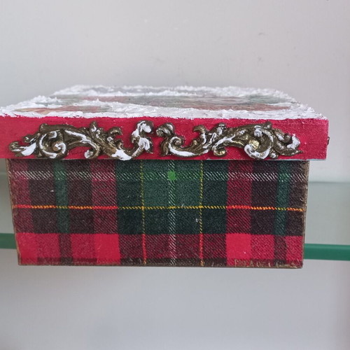 Christmas wooden box handmade with Plexiglas balls new