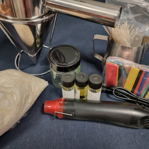 Candle making kit new with 25 wood wicks and essential oils