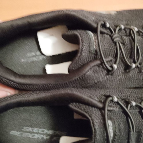Skechers sports black sneakers new size 42