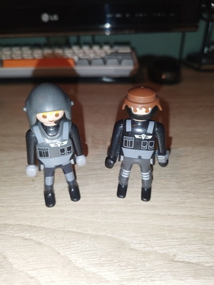 Playmobil special force figures used, set of two