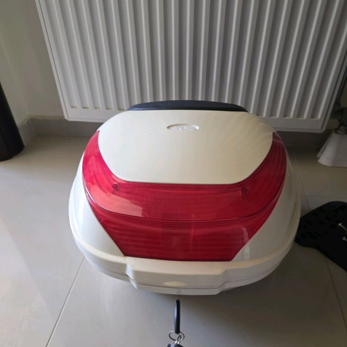 Motorcycle top case like new