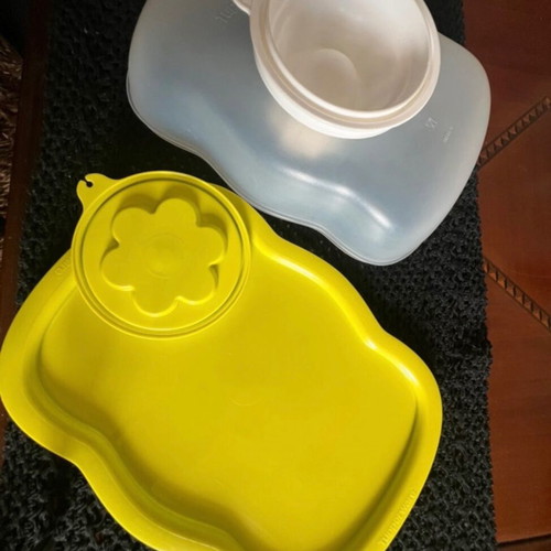 Tupperware jelly mold like new