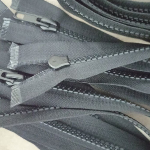 Set of 5 zippers length 1.30 m new