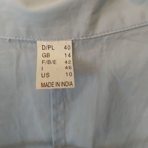 Sleeveless shirt like new 100% cotton with designs