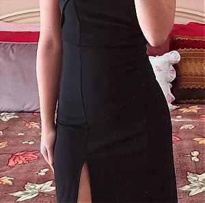 Μαύρο βραδινό φόρεμα μακρύ με σκίσιμο στο πόδι