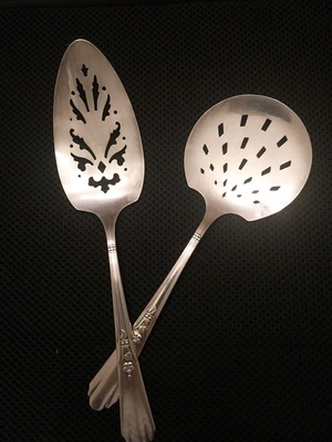 Vintage Oneida Em A Rogers Croydon-Mary Lee tomato server set like new