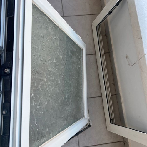 Aluminum bathroom window with patterned glass and base 70x77.5 used
