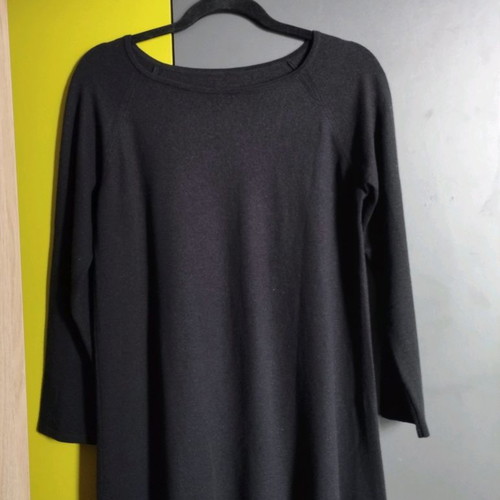 Wool long-sleeve blouse size M, black made of pure virgin wool
