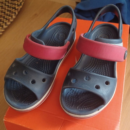 Crocs sandals like new, size C9 26, blue and red