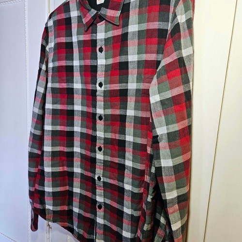 Authentic Levi's men's checkered shirt size M like new
