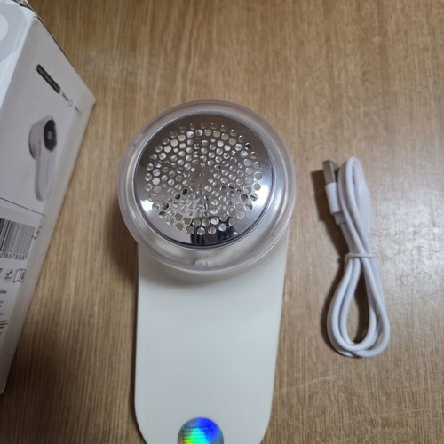 Bilocka Lint Remover Model 009 New with LED Display USB Rechargeable