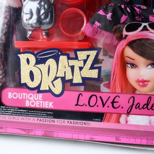 Bratz Boutique L.O.V.E. Jade doll and playset new