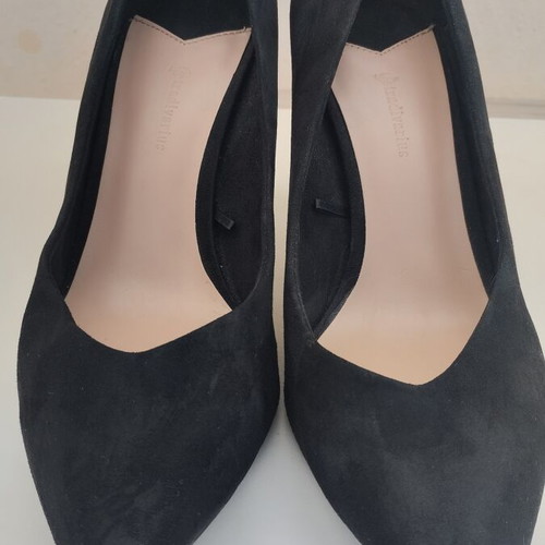 Stradivarius black suede pumps size 39
