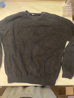Zara sweater size M black in like new condition