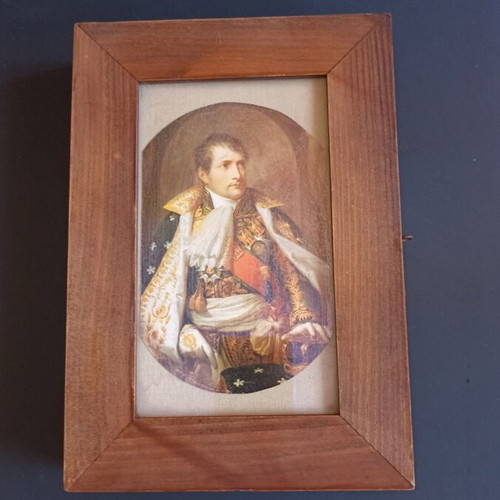 Premium wooden box with Napoleon portrait and rare Napoleonic memorabilia collection like new