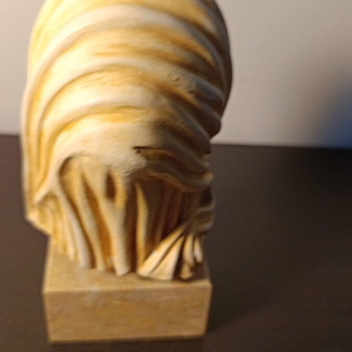 Thea Hera statuette used with scratch