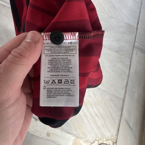 AC Milan Ricardo Kaka 2014 XL Authentic Football Jersey like new
