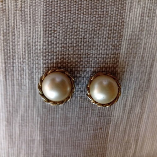 Vintage pearl earrings used, white and gold